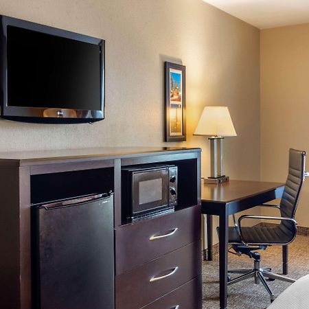 Comfort Inn & Suites Perry National Fairgrounds Area מראה חיצוני תמונה
