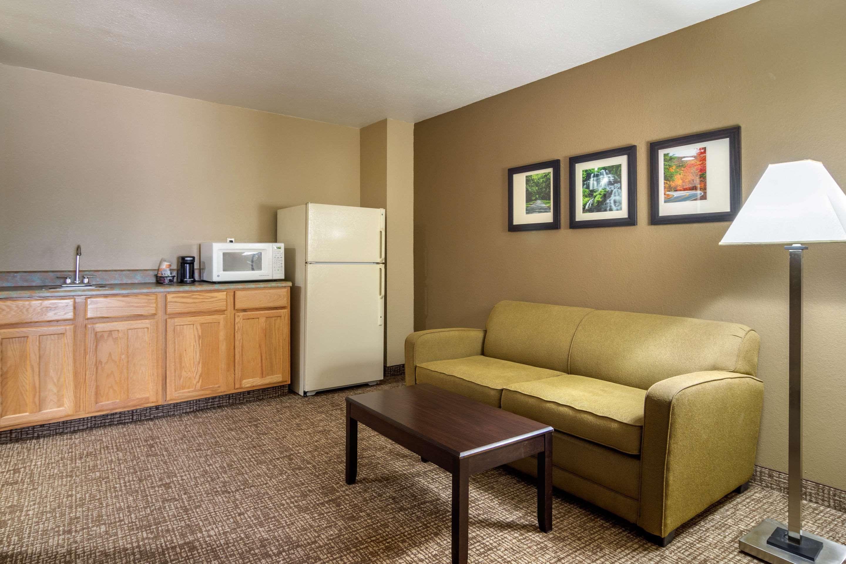 Comfort Inn & Suites Perry National Fairgrounds Area מראה חיצוני תמונה