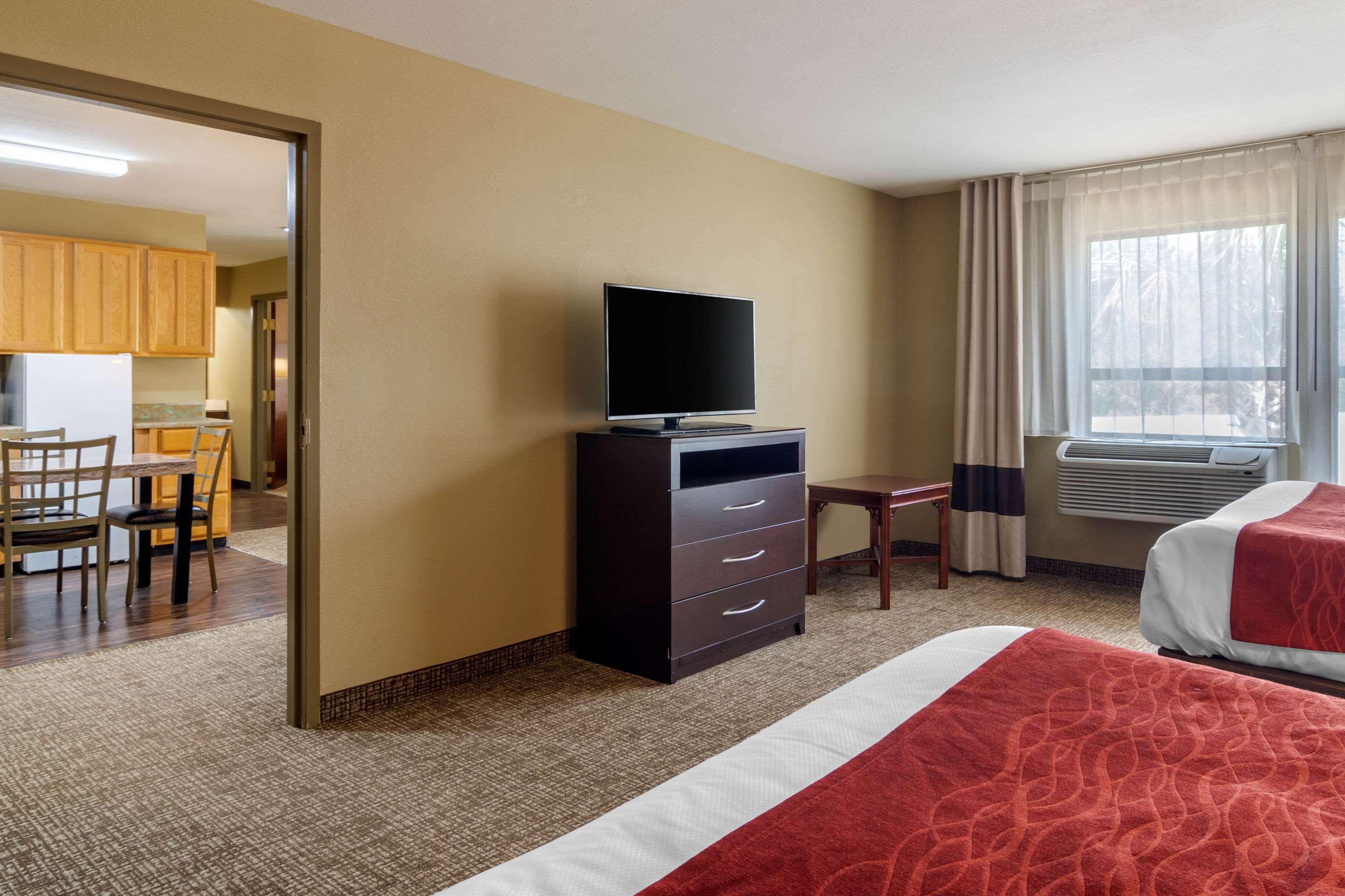 Comfort Inn & Suites Perry National Fairgrounds Area מראה חיצוני תמונה