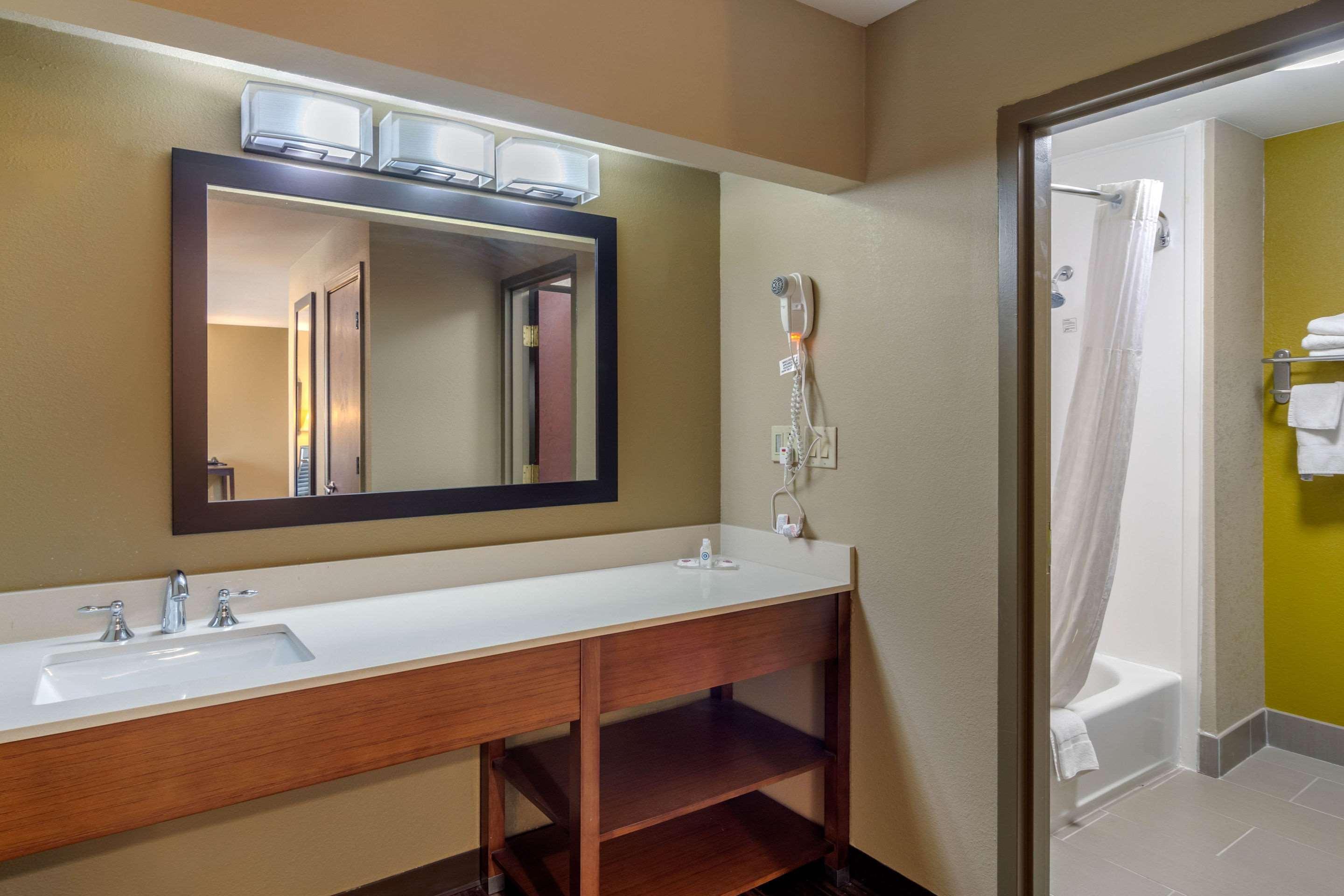 Comfort Inn & Suites Perry National Fairgrounds Area מראה חיצוני תמונה