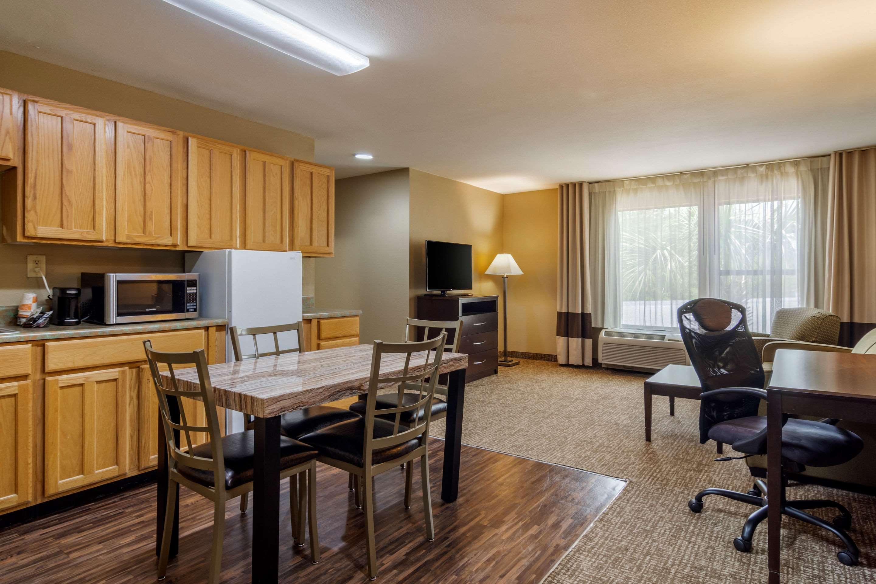 Comfort Inn & Suites Perry National Fairgrounds Area מראה חיצוני תמונה